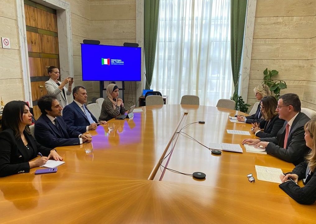 وزير السياحة والآثار