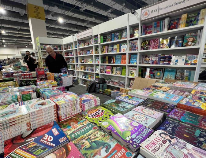 الكتب بمعرض الكتاب