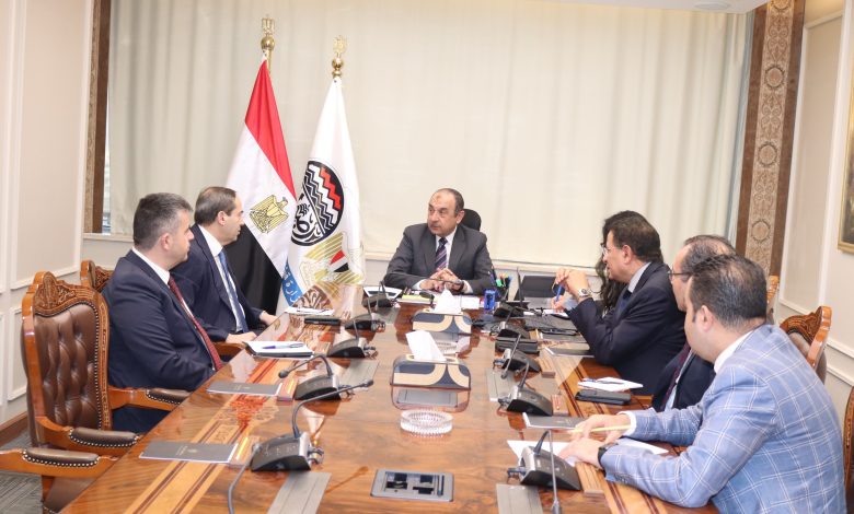 وزير قطاع الأعمال يبحث مع "KCG" التركية سبل التعاون المشترك
