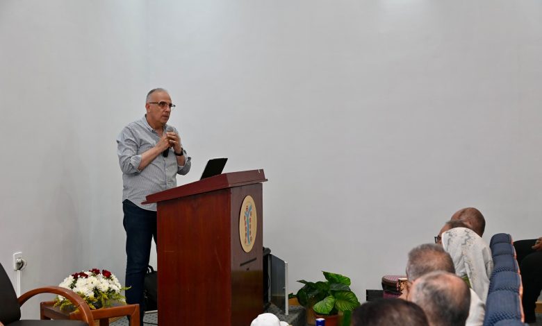 وزير الري يوجه بمواصلة أعمال الصيانة الدورية لمنشآت السد العالي