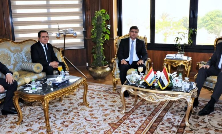 وزير الطيران المدني