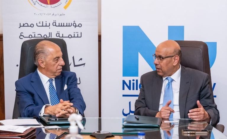 اجتماع رئيس جامعة النيل