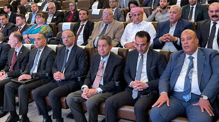 أيمن العشرى خلال المشاركة فى المنتدى
