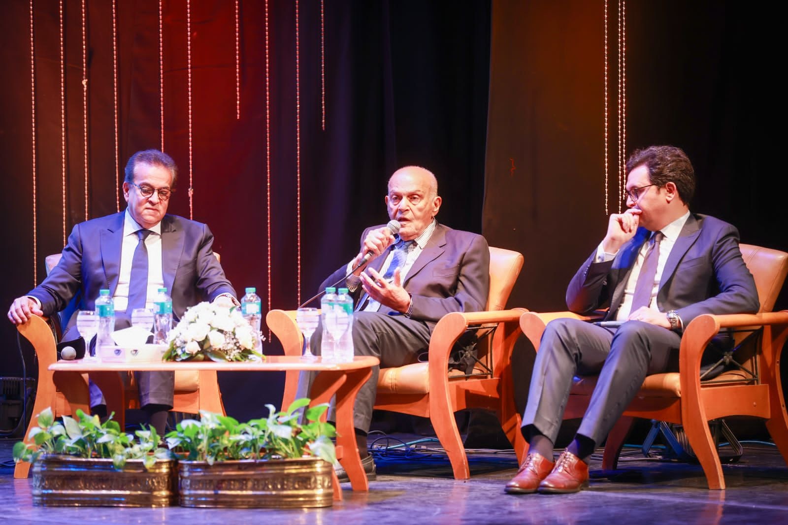 لقاء الوزير مع الدكتور مجدي يعقوب