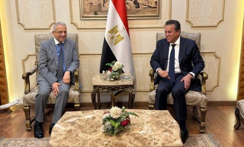 لقاء الوزيرين بمطار القاهرة