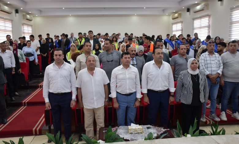 الوزير أثناء الفعالية