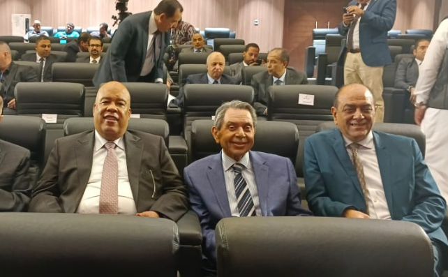 خلال المنتدى