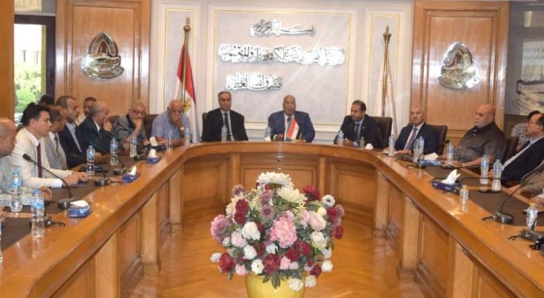 خلال الاجتماع