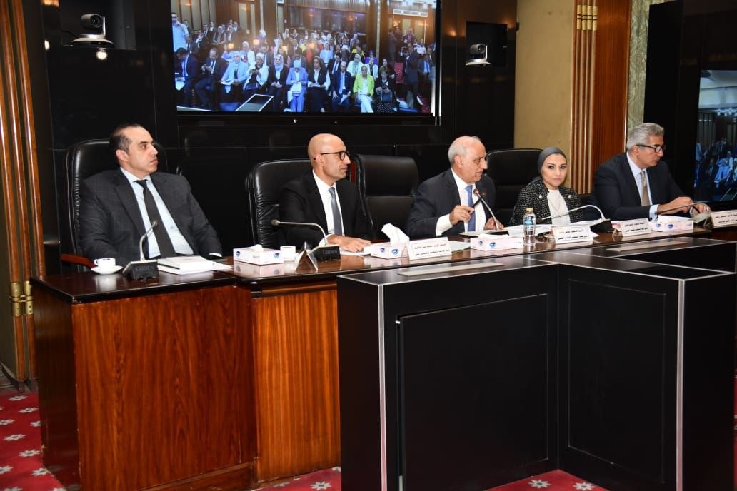 اجتماع الوزير بالبرلمان