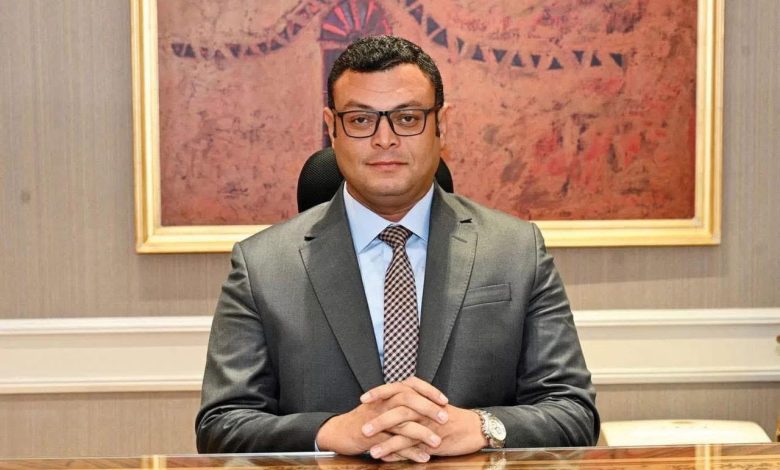 وزير الإسكان والمرافق