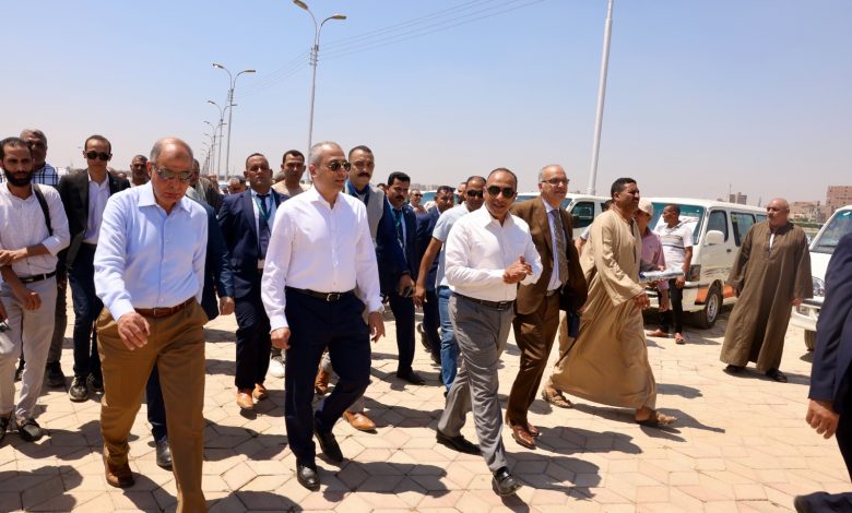 جولة رئيس البنك الزراعي فى المنيا