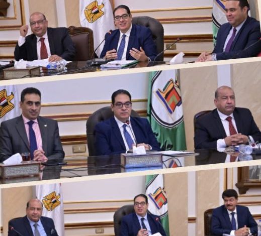 خلال الاجتماع