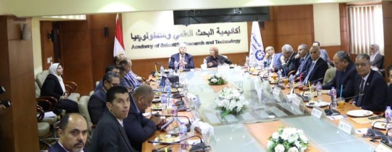 خلال إعلان أسماء الفائزسن بالجوائز