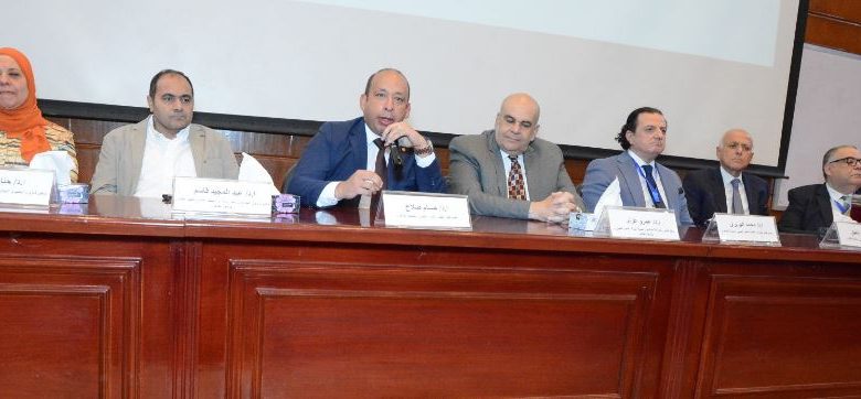 خلال المؤتمر