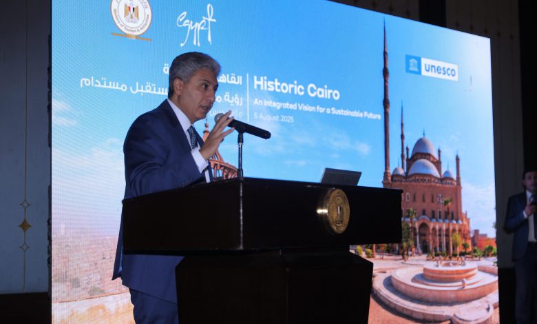 وزير السياحة والآثار