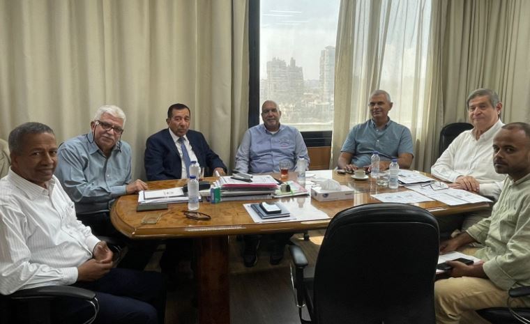 خلال الاجتماع