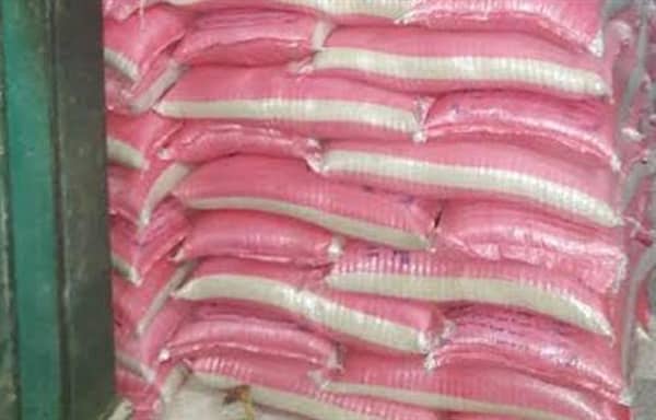 ضبط 3.45 طن أرز وسكر يشتبه فى عدم صلاحيتها للاستهلاك داخل مخزن بالقاهرة