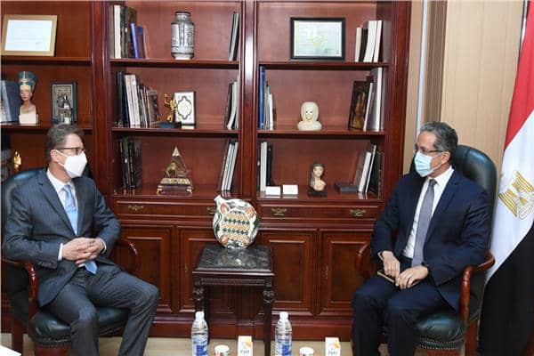 وزير السياحة يلتقي سفير ألمانيا بالقاهرة لبحث التعاون المشترك