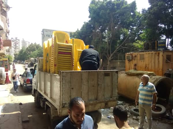 رفع الإشغالات من محيط محطات مترو الأنفاق بشرق القاهرة