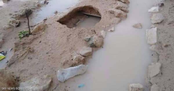 بالصور.. الأمطار تجرف جثث المقابر في مرسى مطروح المصرية