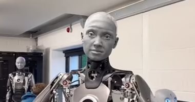 الروبوت "Ameca" يظهر تعابير وجه تشبه الإنسان