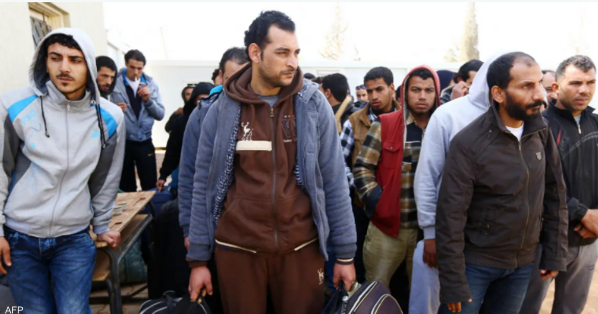 إجراءات مصرية وليبية لطمأنة العمال العازفين عن السفر لليبيا