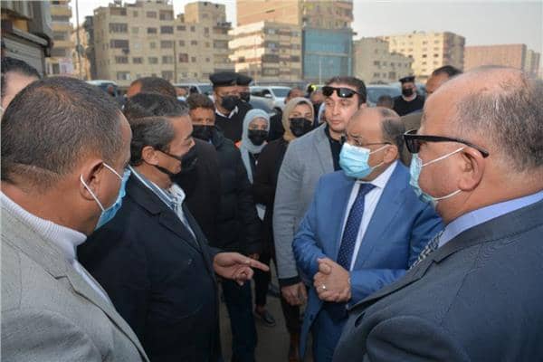 وزير التنمية المحلية ومحافظ القاهرة يتفقدان أحياء المنطقتين الشرقية والغربية