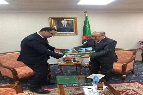 سفير مصر في الجزائر يلتقي وزير الشئون الدينية والأوقاف الجزائري لتعزيز ونشر قيم السلام