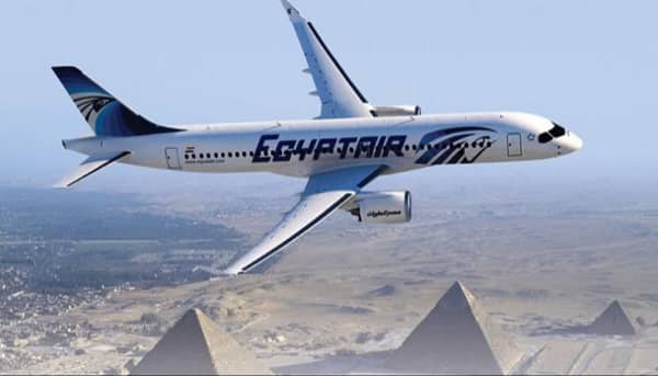 السياحة: طائرات «مصر للطيران» و«إير كايرو» تحمل السياح الأوكرانيين مجانًا للخارج