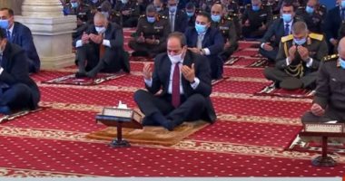 الرئيس السيسى يؤدى صلاة الجمعة فى مسجد المشير