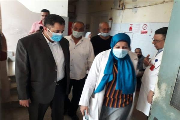 زيارة مفاجأة لنائب محافظ القاهرة لمستشفى الخزندارة العام  