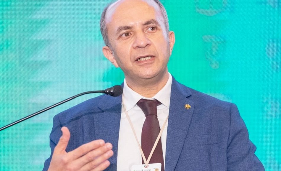 المهندس احمد كمال مدير مركز الالتزام البيئى باتحاد الصناعات