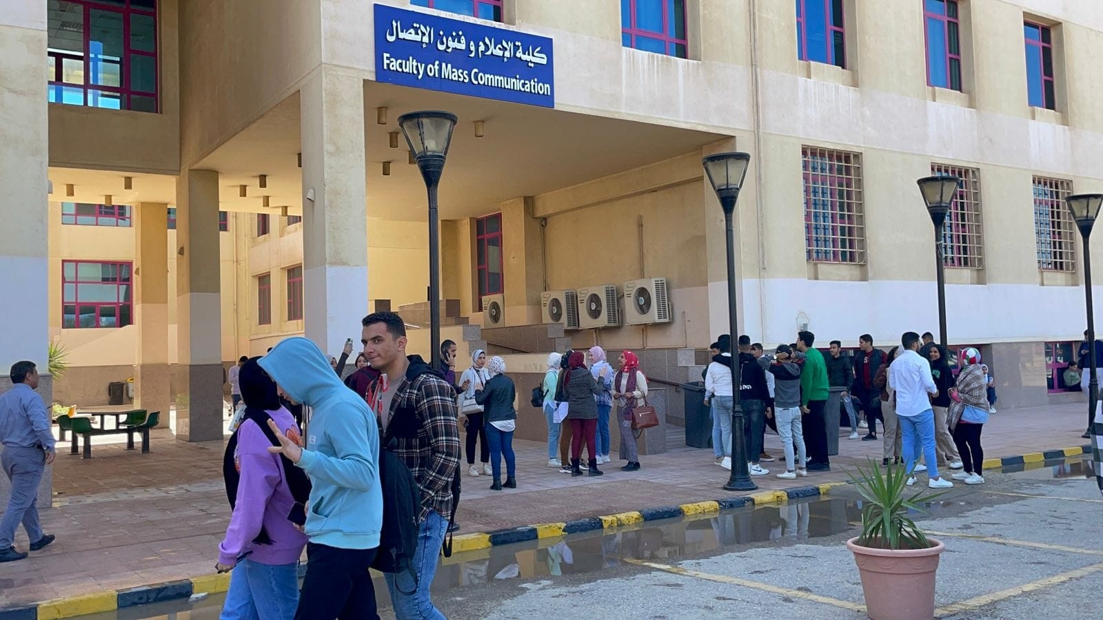كلية الإعلام وفنون الاتصال