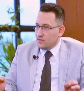 أشرف غراب الخبير الاقتصادى