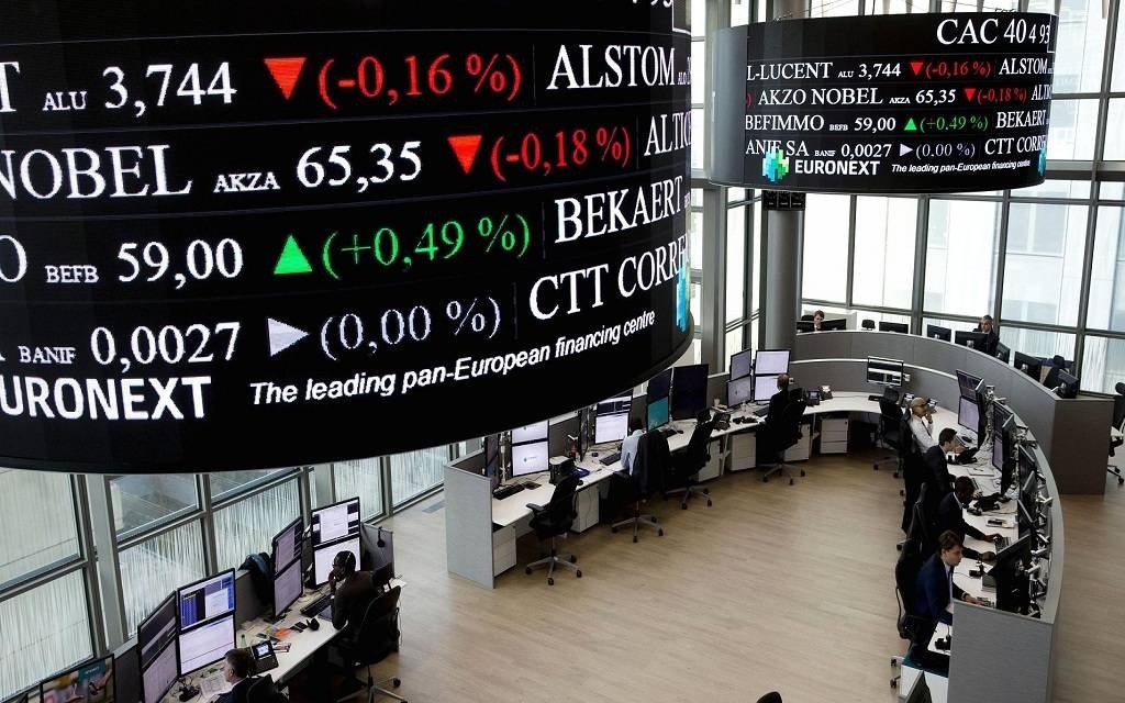 الأسهم الأوروبية تتراجع بعد صدور بيانات اقتصادية