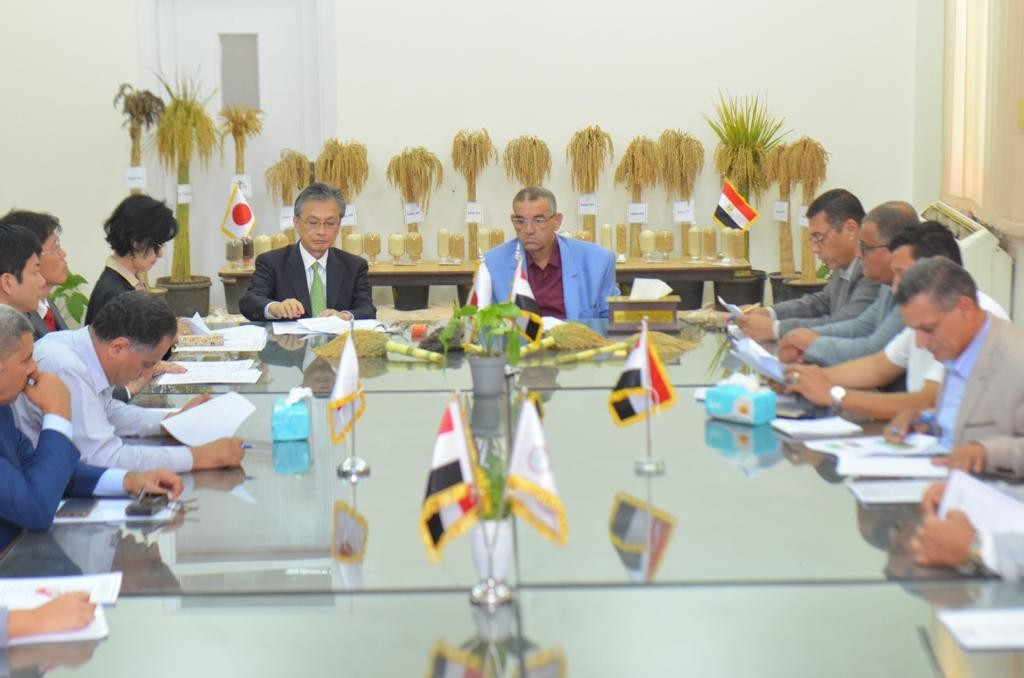 سفير اليابان بالقاهرة يزور برنامج الأرز المصري