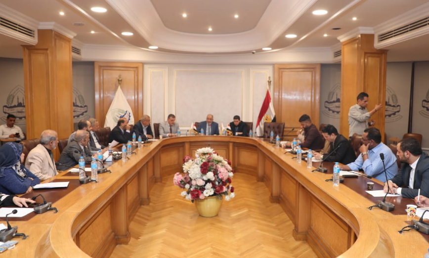 خلال اجتماع شعبة المستلزمات الطبية