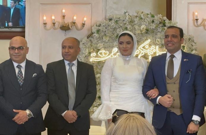 العروسان