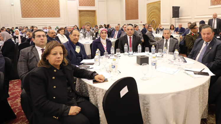 خلال الجلسة