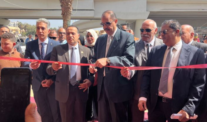 الافتتاح