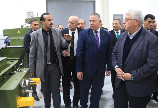 عاشور خلال تفقد الجامعة