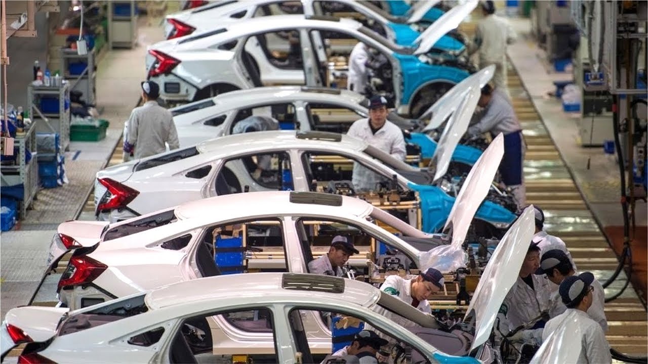 صناعة السيارات في 2025