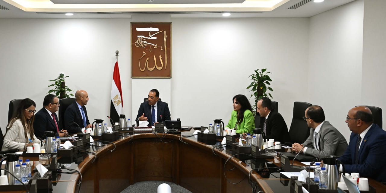 لقاء رئيس الوزراء ووزير التعليم