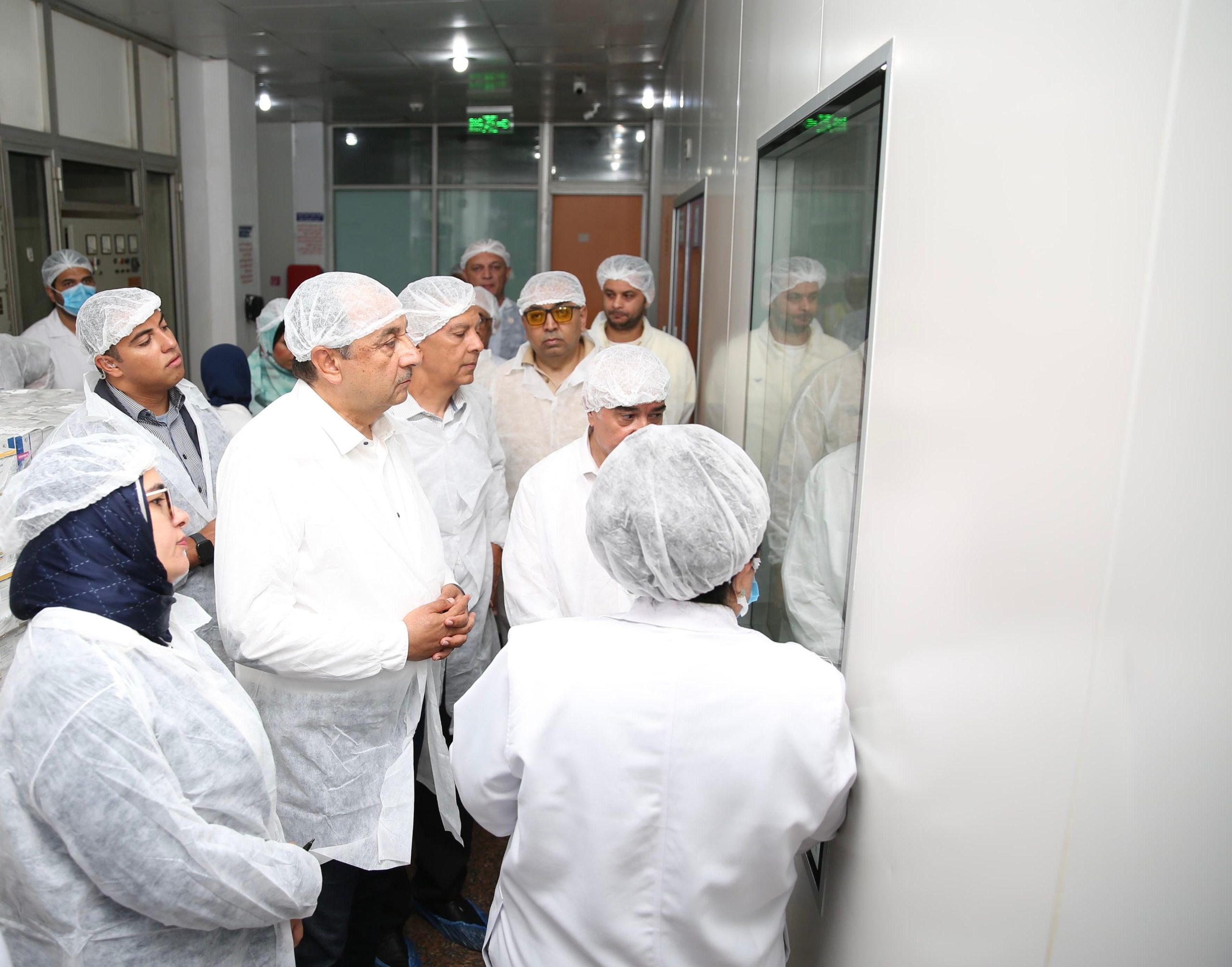 زيارة وزير قطاع الأعمال لشركة الإسكندرية للأدوية
