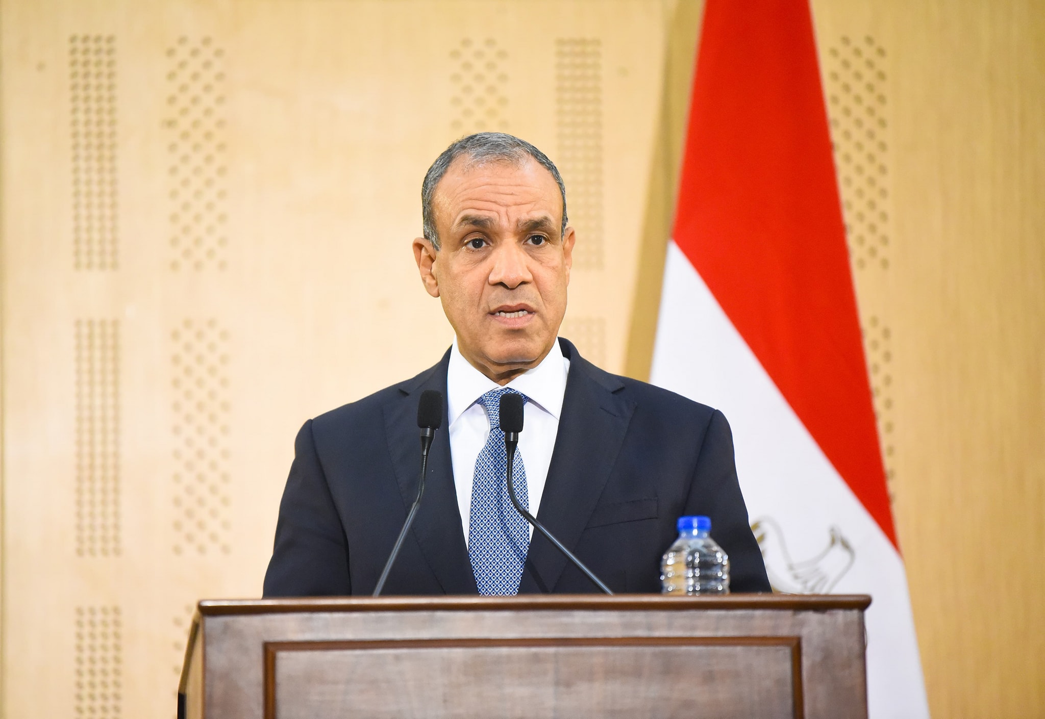 الجلسة الثنائية بين الوزيرين
