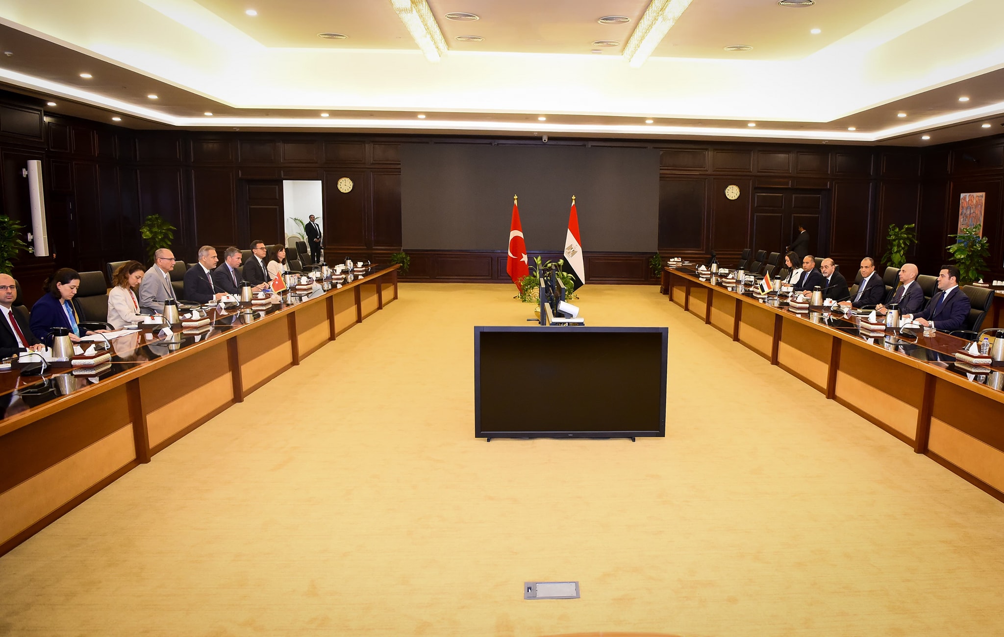 جلسة المباحثات بين الطرفين