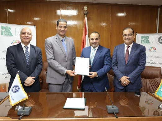خلال الاجتماع